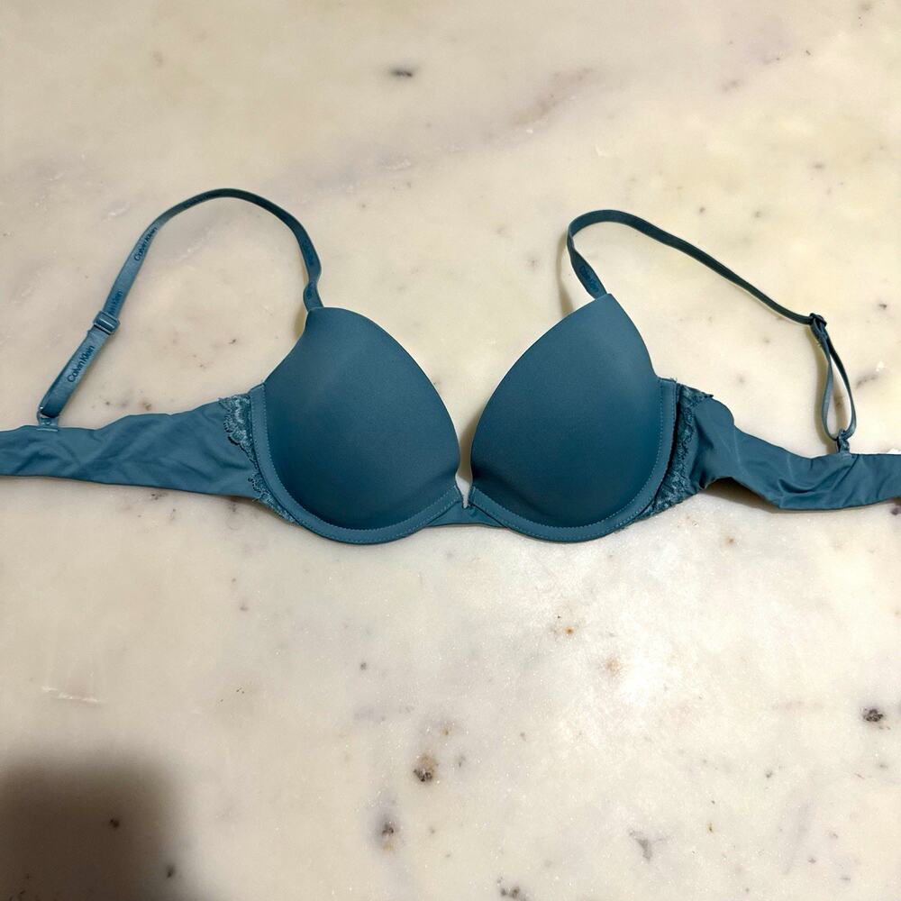 Calvin Klein Blue Solid Bra 34B 75B Adjustable Straps Hook & Eye Closure